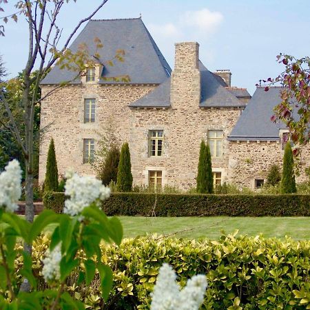 Gite Le Logis - Manoir Le Plessix Madeuc Corseul Exteriér fotografie