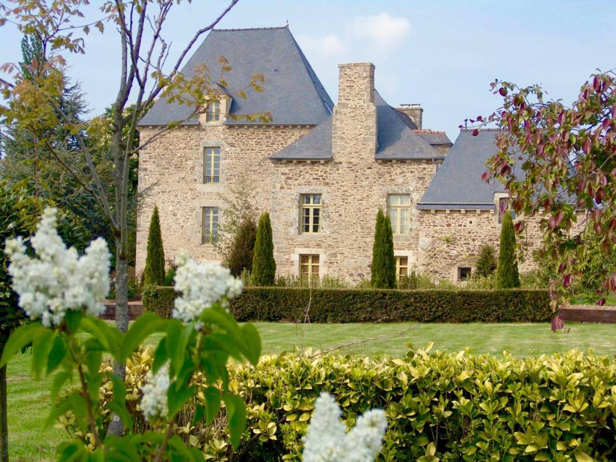 Gite Le Logis - Manoir Le Plessix Madeuc Corseul Exteriér fotografie